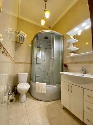 Отель Бумеранг Бизнес Отель Одесса Двухместный номер с 1 кроватью или 2 отдельными кроватями-2